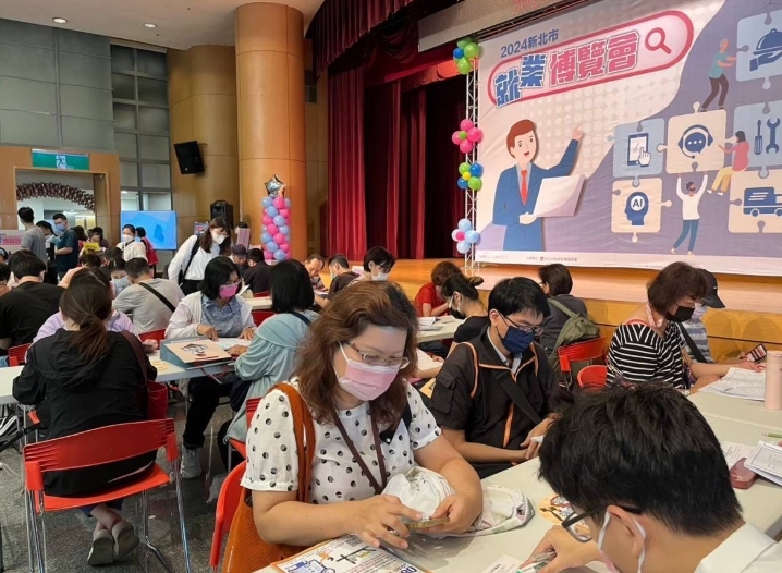 過年紅包加倍賺！ 1/17新北暖冬就博會釋出逾2400職缺等你來(另開新視窗/jpg檔)圖片